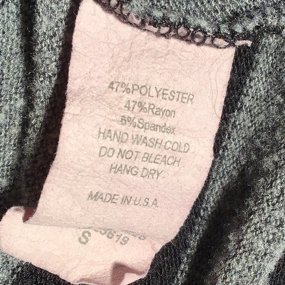 Pretty Good sleeveless vest gray black horizontal stripes S - Picture 4 of 4